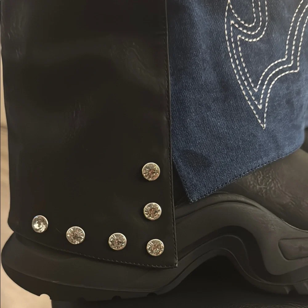 CAPE ROBBIN denim fold-over platform boots with rhinestone and Western-style❣️
